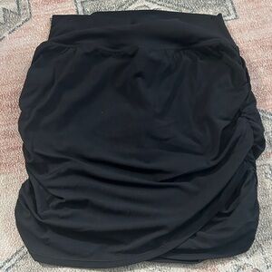 Athleta Black Ruched Women’s Transcend Skort